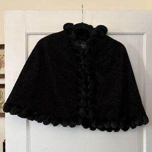 Giancarlo Ferrari Vintage OS Elegant Black Faux Fur Cape